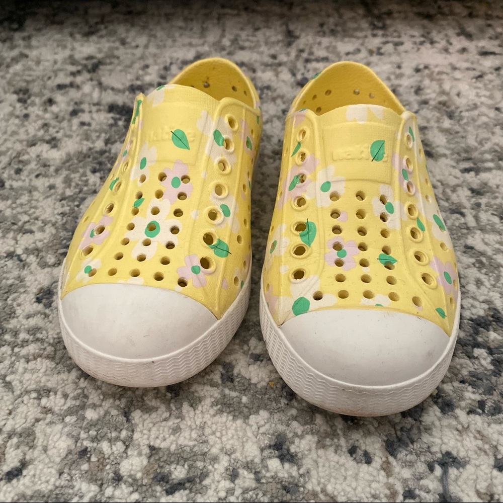 Toddler Native Jefferson Shoes in floral